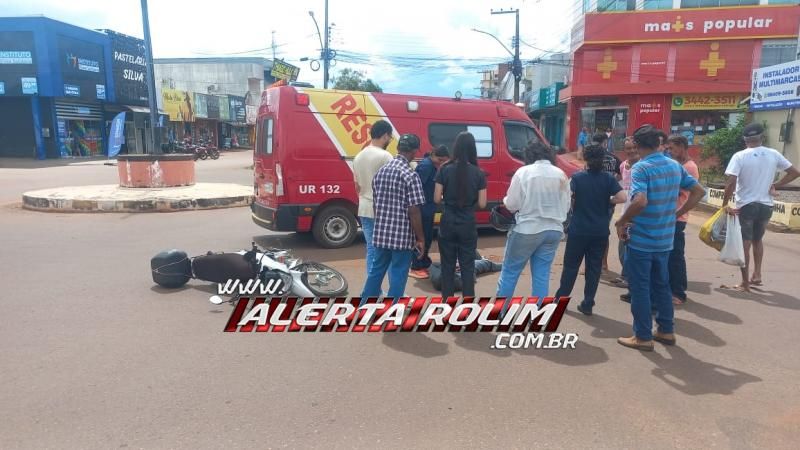 Acidente de trânsito deixou duas mulheres feridas no começo da tarde de hoje, em Rolim de Moura - Veja o vídeo da colisão Acidente de trânsito deixou duas mulheres feridas no começo da tarde de hoje, em Rolim de Moura - Veja o vídeo da colisão