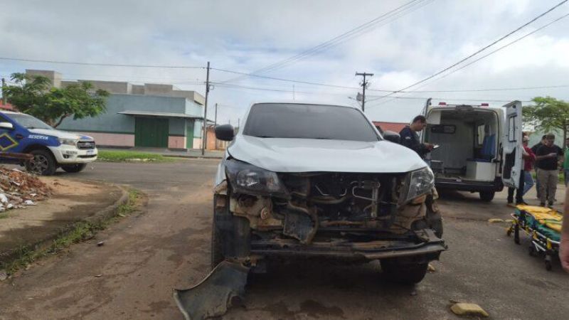 Acidente grave deixa motociclista com fratura exposta em Nova Brasilândia do Oeste Acidente grave deixa motociclista com fratura exposta em Nova Brasilândia do Oeste