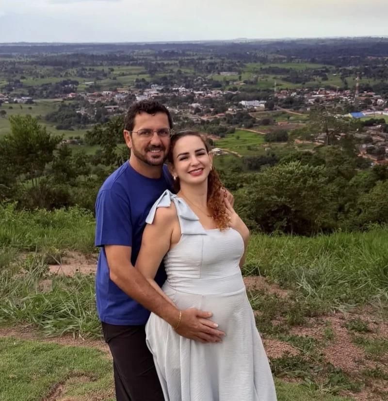 Bombeiro militar de Rolim de Moura realiza parto da esposa na rodovia e ajuda no nascimento do filho Bombeiro militar de Rolim de Moura realiza parto da esposa na rodovia e ajuda no nascimento do filho