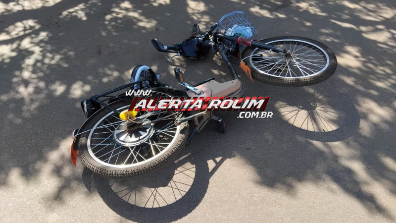 Ciclista fica ferida após colisão com carro e é socorrida pelos bombeiros em Rolim de Moura Ciclista fica ferida após colisão com carro e é socorrida pelos bombeiros em Rolim de Moura