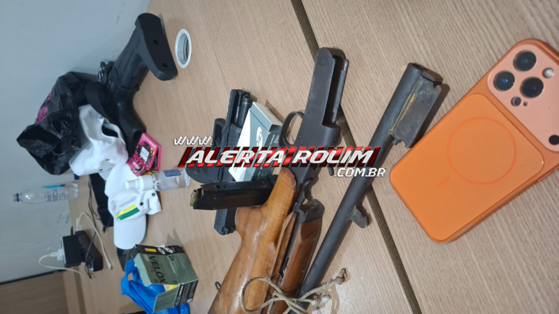 Dois homens foram presos pela equipe da PTRAN da PM por porte ilegal de arma de fogo e crime ambiental, em Rolim de Moura Dois homens foram presos pela equipe da PTRAN da PM por porte ilegal de arma de fogo e crime ambiental, em Rolim de Moura