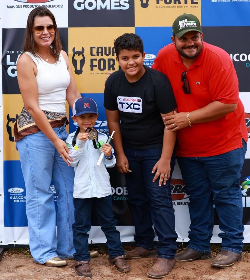 Pequeno talento de Rolim de Moura conquista pódio em prova de três tambores em Ji-Paraná Pequeno talento de Rolim de Moura conquista pódio em prova de três tambores em Ji-Paraná