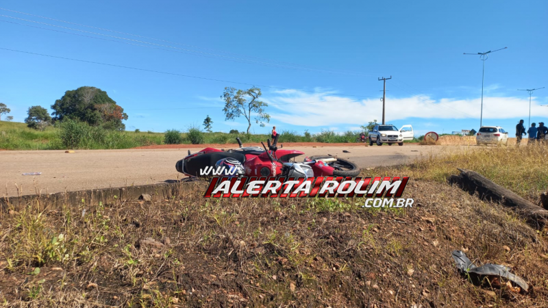 Semana inicia com registro de acidente de trânsito envolvendo carro e moto na RO 383, em Rolim de Moura - Vídeo Semana inicia com registro de acidente de trânsito envolvendo carro e moto na RO 383, em Rolim de Moura - Vídeo