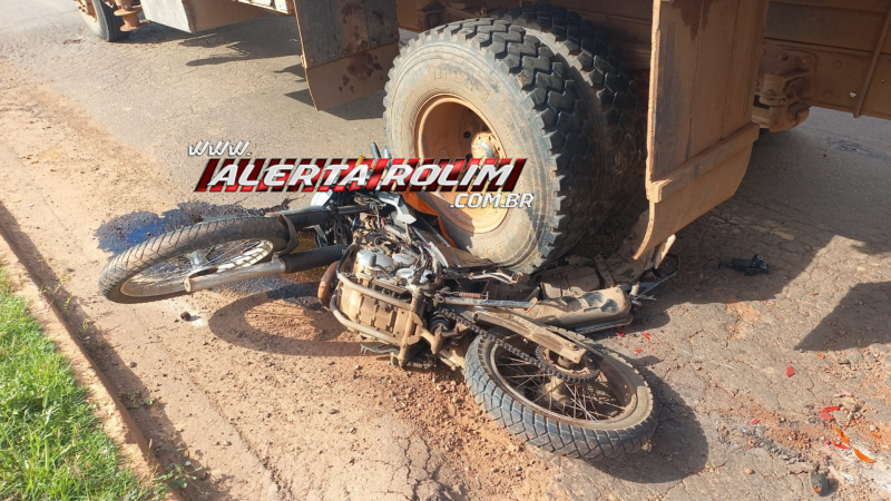 Acidente de trânsito envolvendo caminhão e moto foi registrado nesta tarde em Rolim de Moura - Vídeo Acidente de trânsito envolvendo caminhão e moto foi registrado nesta tarde em Rolim de Moura - Vídeo