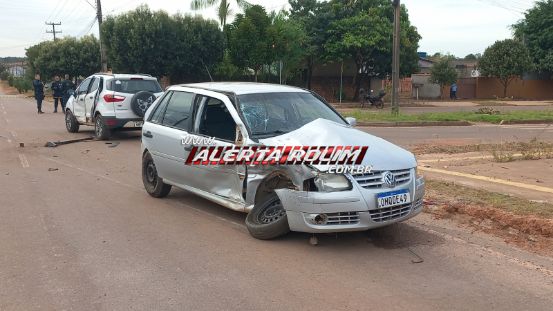 Acidente de trânsito envolvendo três veículos foi registrado nesta manhã no bairro Beira Rio, em Rolim de Moura - Vídeo Acidente de trânsito envolvendo três veículos foi registrado nesta manhã no bairro Beira Rio, em Rolim de Moura - Vídeo