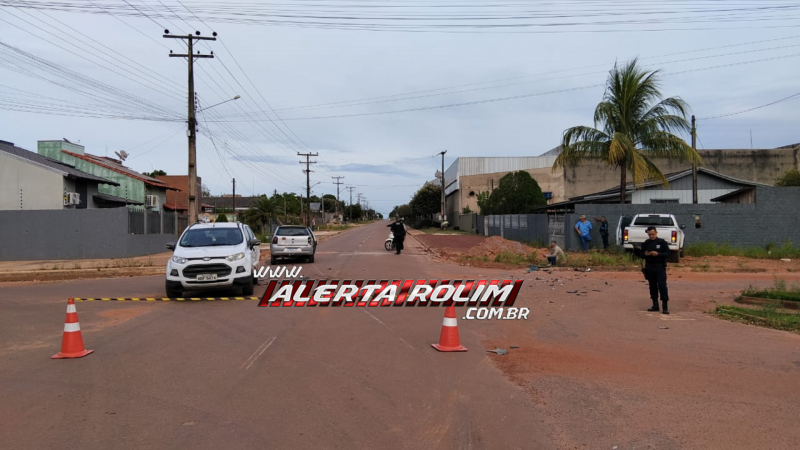 Acidente de trânsito envolvendo três veículos foi registrado nesta manhã no bairro Beira Rio, em Rolim de Moura - Vídeo Acidente de trânsito envolvendo três veículos foi registrado nesta manhã no bairro Beira Rio, em Rolim de Moura - Vídeo