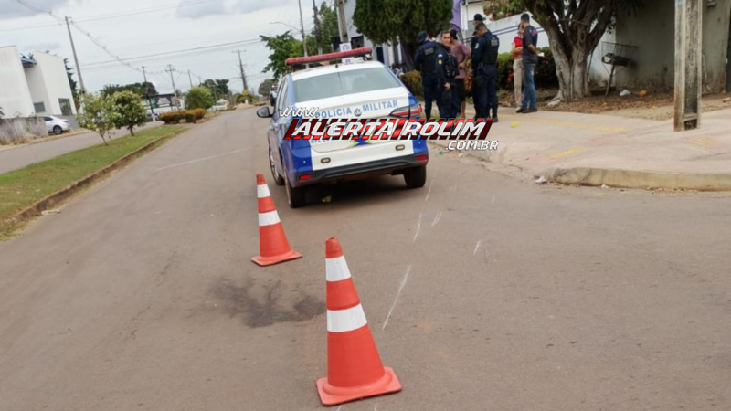 Acidente entre carro e moto é registrado em cruzamento na área central de Rolim de Moura Acidente entre carro e moto é registrado em cruzamento na área central de Rolim de Moura