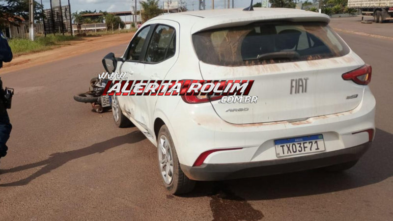 Acidente entre carro e moto é registrado em frente ao Parque de Exposições, em Rolim de Moura Acidente entre carro e moto é registrado em frente ao Parque de Exposições, em Rolim de Moura
