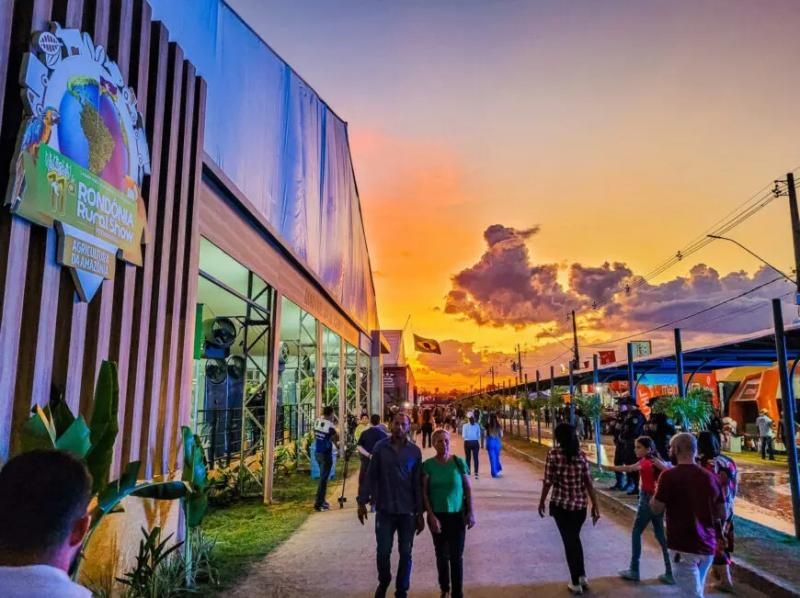 EVOLUÇÃO: o crescimento que transformou a RRSI de feira modesta à referência do agronegócio na Região Norte EVOLUÇÃO: o crescimento que transformou a RRSI de feira modesta à referência do agronegócio na Região Norte