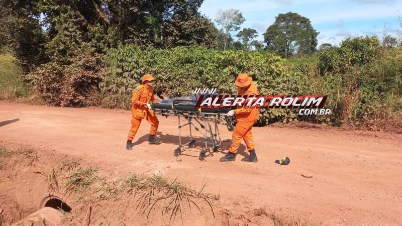 Grave acidente de trânsito deixou três feridos nesta manhã, em Rolim de Moura - Vídeo Grave acidente de trânsito deixou três feridos nesta manhã, em Rolim de Moura - Vídeo