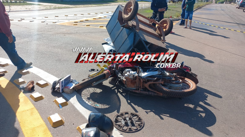Acidente entre carro e moto é registrado em rotatória recém-construída em Rolim de Moura Acidente entre carro e moto é registrado em rotatória recém-construída em Rolim de Moura