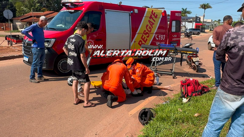 Colisão entre duas motos deixa motociclista com fratura em Rolim de Moura Colisão entre duas motos deixa motociclista com fratura em Rolim de Moura