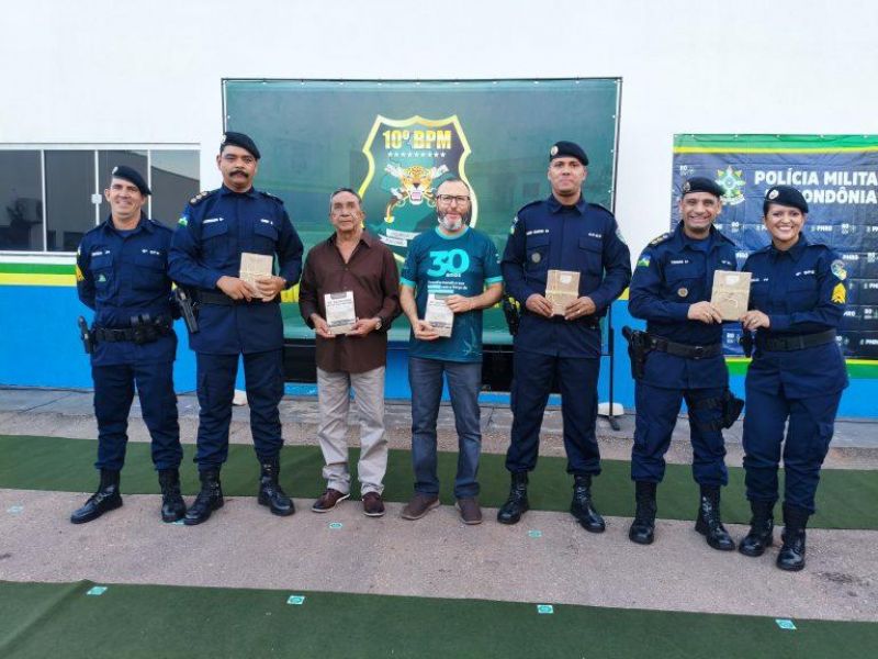 LIVRO RESGATA A HISTÓRIA DA POLÍCIA MILITAR NA ZONA DA MATA, O 10º BPM LIVRO RESGATA A HISTÓRIA DA POLÍCIA MILITAR NA ZONA DA MATA, O 10º BPM