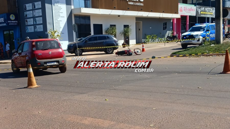 Motociclista fica ferida após colisão com carro na área central de Rolim de Moura Motociclista fica ferida após colisão com carro na área central de Rolim de Moura