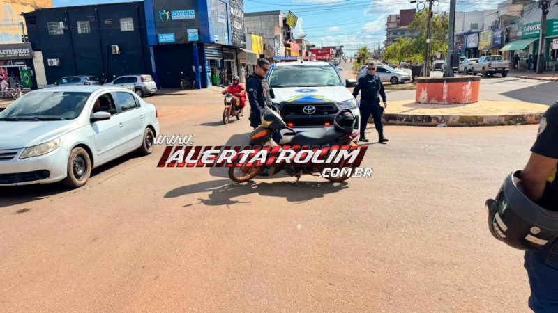 Semana inicia com acidente de trânsito registrado no Centro de Rolim de Moura; vídeo Semana inicia com acidente de trânsito registrado no Centro de Rolim de Moura; vídeo