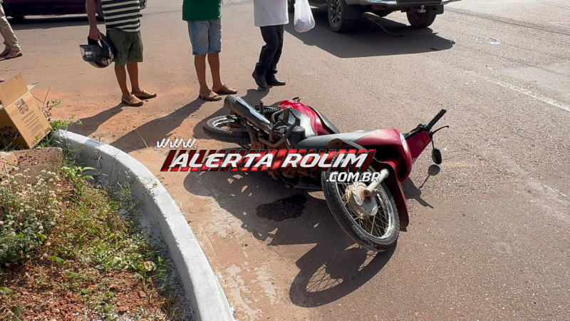 Semana inicia com acidente de trânsito registrado no Centro de Rolim de Moura; vídeo Semana inicia com acidente de trânsito registrado no Centro de Rolim de Moura; vídeo