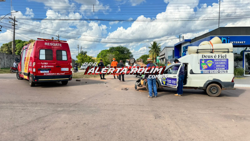 Veículo capotou na via após colisão com outro no Centro de Rolim de Moura; vídeo Veículo capotou na via após colisão com outro no Centro de Rolim de Moura; vídeo