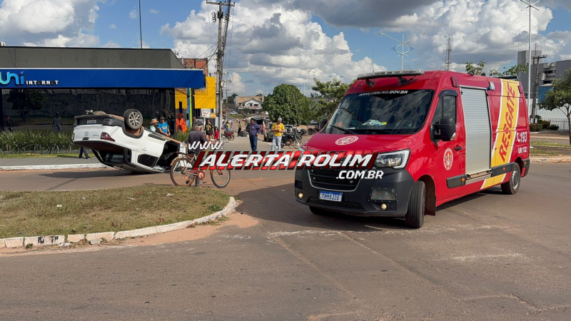 Veículo capotou na via após colisão com outro no Centro de Rolim de Moura; vídeo Veículo capotou na via após colisão com outro no Centro de Rolim de Moura; vídeo
