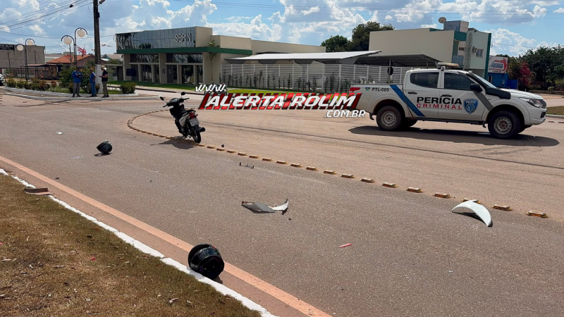 Acidente em rotatória deixa motociclista ferido em Rolim de Moura Acidente em rotatória deixa motociclista ferido em Rolim de Moura