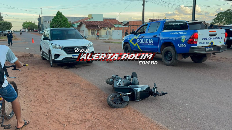 Adolescente que retornava da escola em bicicleta elétrica fica ferido após colisão com carro, em Rolim de Moura Adolescente que retornava da escola em bicicleta elétrica fica ferido após colisão com carro, em Rolim de Moura