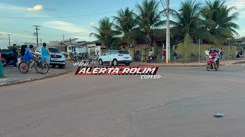 Adolescente que retornava da escola em bicicleta elétrica fica ferido após colisão com carro, em Rolim de Moura Adolescente que retornava da escola em bicicleta elétrica fica ferido após colisão com carro, em Rolim de Moura