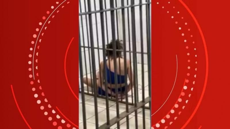 Estudante de medicina avança de carro contra portão, invade casa e mata homem atropelado Estudante de medicina avança de carro contra portão, invade casa e mata homem atropelado