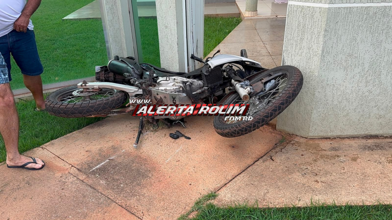 Grave acidente de trânsito é registrado na tarde deste sábado em Rolim de Moura; veja o video Grave acidente de trânsito é registrado na tarde deste sábado em Rolim de Moura; veja o video