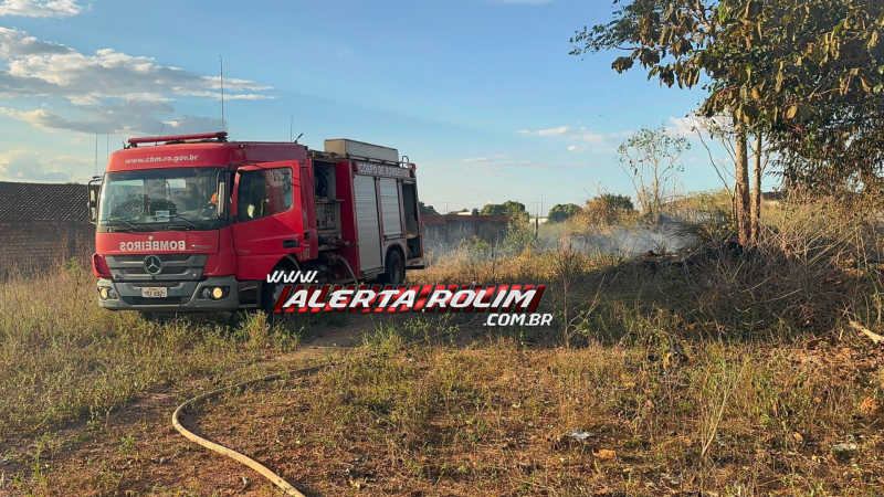 Incêndio em vegetação mobiliza Corpo de Bombeiros e Semmadu em Rolim de Moura Incêndio em vegetação mobiliza Corpo de Bombeiros e Semmadu em Rolim de Moura