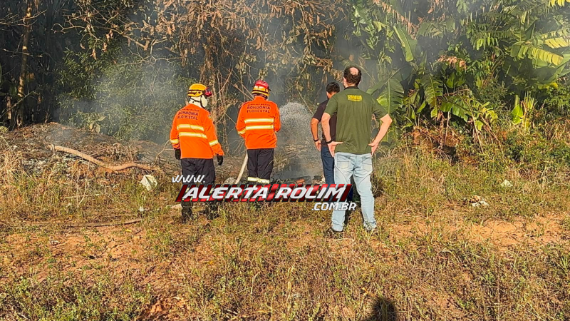 Incêndio em vegetação mobiliza Corpo de Bombeiros e Semmadu em Rolim de Moura Incêndio em vegetação mobiliza Corpo de Bombeiros e Semmadu em Rolim de Moura