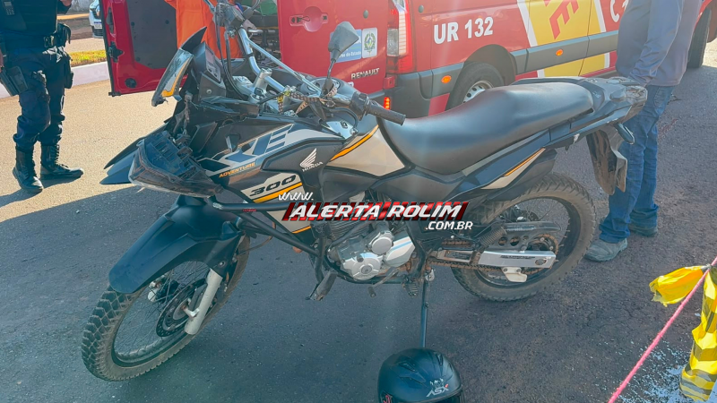 Motociclista sofre fratura no joelho após ser fechado por caminhão em frente ao parque de exposições, em Rolim de Moura Motociclista sofre fratura no joelho após ser fechado por caminhão em frente ao parque de exposições, em Rolim de Moura