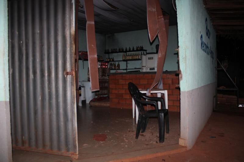 Incêndio em quarto termina com mulher presa no setor chacareiro de Rolim de Moura Incêndio em quarto termina com mulher presa no setor chacareiro de Rolim de Moura