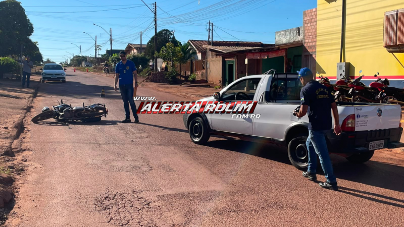 Mulher fica ferida e é socorrida pelos bombeiros após acidente entre carro e moto, em Rolim de Moura Mulher fica ferida e é socorrida pelos bombeiros após acidente entre carro e moto, em Rolim de Moura