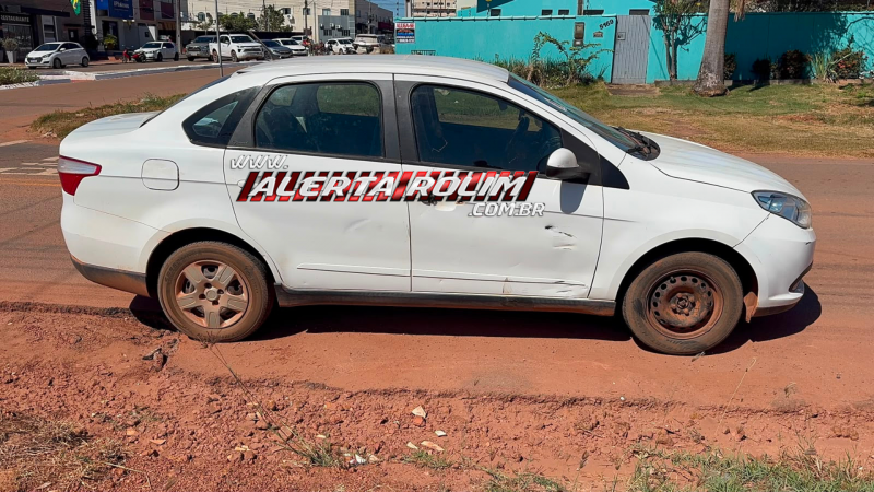 Primeiro acidente de trânsito do dia envolveu carro e bicicleta elétrica na Rua Barão de Melgaço, em Rolim de Moura Primeiro acidente de trânsito do dia envolveu carro e bicicleta elétrica na Rua Barão de Melgaço, em Rolim de Moura