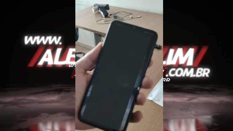 Suspeito de furto foi preso pela PM, enquanto uma mulher foi presa por receptação, em Rolim de Moura; um aparelho celular furtado foi recuperado Suspeito de furto foi preso pela PM, enquanto uma mulher foi presa por receptação, em Rolim de Moura; um aparelho celular furtado foi recuperado