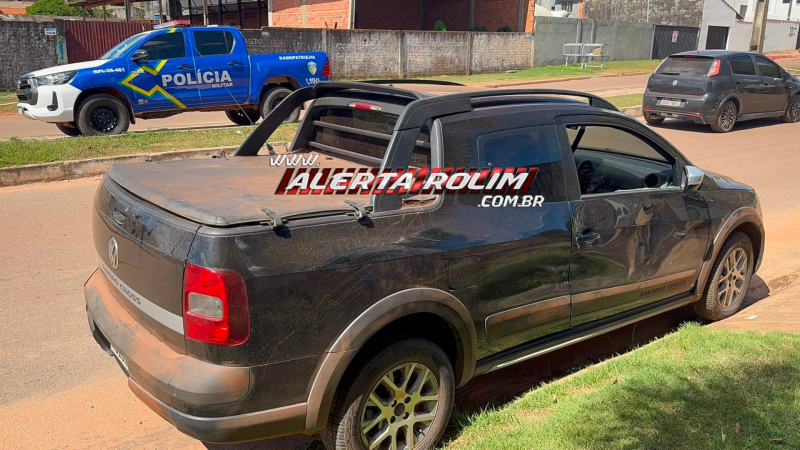 Terceiro acidente de trânsito do dia envolveu carro e moto e ocorreu na região Central de Rolim de Moura Terceiro acidente de trânsito do dia envolveu carro e moto e ocorreu na região Central de Rolim de Moura