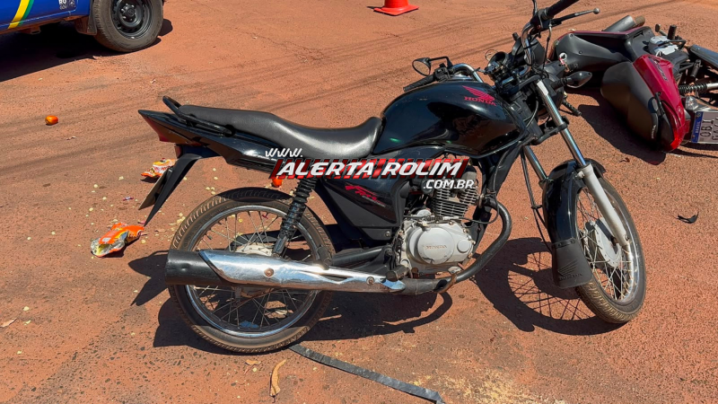 Acidente envolvendo duas motos é registrado na Rua H, em Rolim de Moura Acidente envolvendo duas motos é registrado na Rua H, em Rolim de Moura