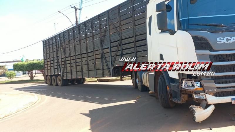 Caminhonete e carreta se envolvem em colisão lateral em Rolim de Moura Caminhonete e carreta se envolvem em colisão lateral em Rolim de Moura