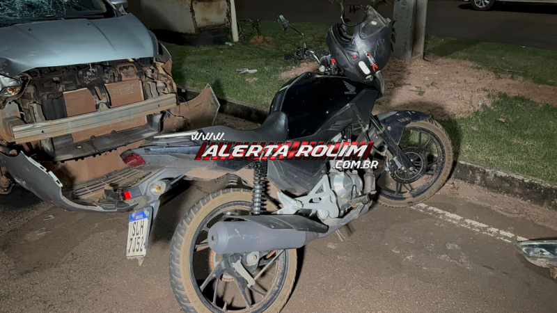 Colisão entre carro e moto é registrada no bairro São Cristóvão, em Rolim de Moura Colisão entre carro e moto é registrada no bairro São Cristóvão, em Rolim de Moura