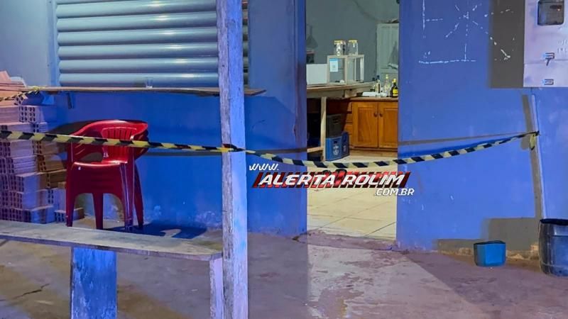 Homem é morto a tiros e carta com possível motivação é encontrada no local do crime, em Rolim de Moura Homem é morto a tiros e carta com possível motivação é encontrada no local do crime, em Rolim de Moura