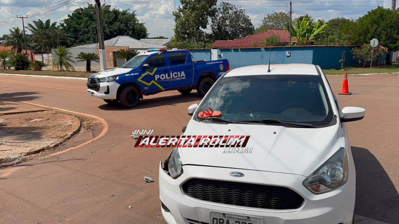 Motociclista fica ferida após colisão com carro em cruzamento de Rolim de Moura Motociclista fica ferida após colisão com carro em cruzamento de Rolim de Moura