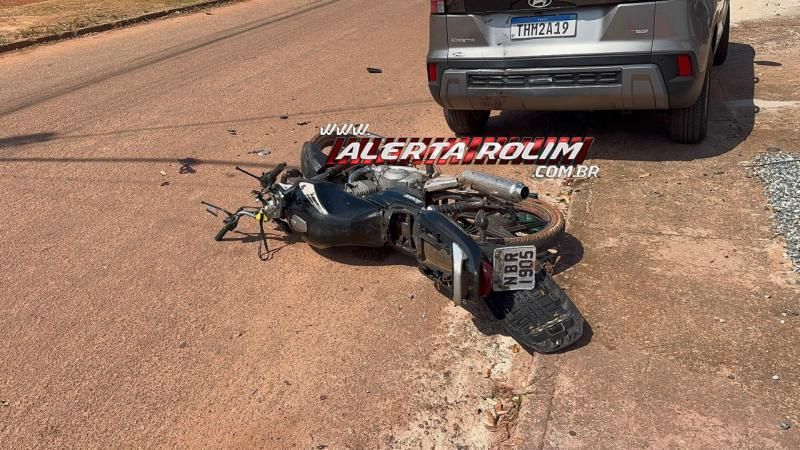 Motociclista fica ferido após colidir na traseira de carro estacionado em Rolim de Moura Motociclista fica ferido após colidir na traseira de carro estacionado em Rolim de Moura