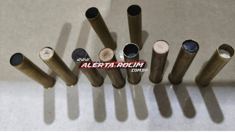 Quatro armas de fogo, munições e motocicleta furtada são apreendidas pela PM durante Operação Brasil Contra o Crime Organizado na Zona da Mata Quatro armas de fogo, munições e motocicleta furtada são apreendidas pela PM durante Operação Brasil Contra o Crime Organizado na Zona da Mata