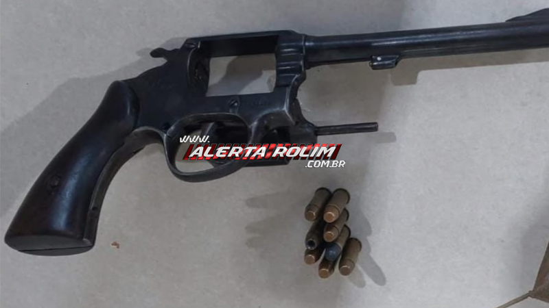 Quatro armas de fogo, munições e motocicleta furtada são apreendidas pela PM durante Operação Brasil Contra o Crime Organizado na Zona da Mata Quatro armas de fogo, munições e motocicleta furtada são apreendidas pela PM durante Operação Brasil Contra o Crime Organizado na Zona da Mata