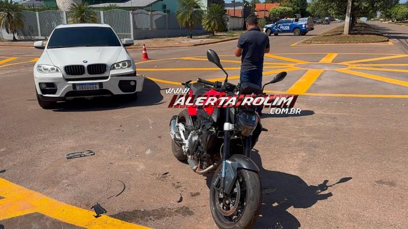 Rotatória em fase de implantação volta a ser cenário de acidente em Rolim de Moura Rotatória em fase de implantação volta a ser cenário de acidente em Rolim de Moura