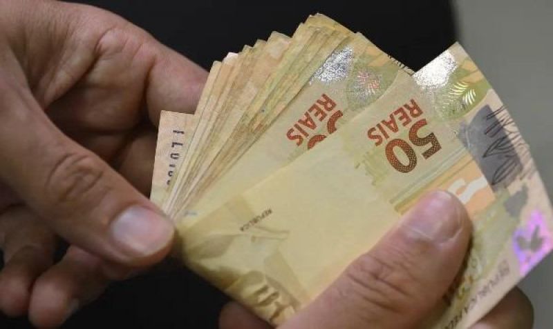 Salário mínimo deverá subir para R$ 1.741 em 2027 Salário mínimo deverá subir para R$ 1.741 em 2027