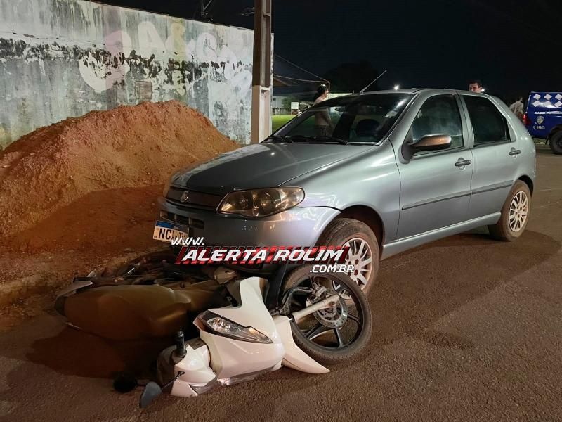 Acidente entre carro e motoneta deixou mulher ferida, em Rolim de Moura Acidente entre carro e motoneta deixou mulher ferida, em Rolim de Moura