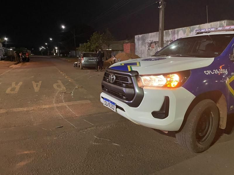 Acidente entre carro e motoneta deixou mulher ferida, em Rolim de Moura Acidente entre carro e motoneta deixou mulher ferida, em Rolim de Moura