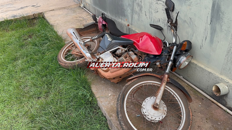 Acidente entre duas motocicletas deixa mulher ferida em Rolim de Moura Acidente entre duas motocicletas deixa mulher ferida em Rolim de Moura