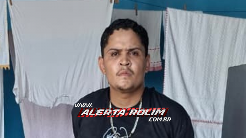 Após tentativa de fuga, homem é preso pela PM com três quilos de drogas no distrito de Nova Estrela Após tentativa de fuga, homem é preso pela PM com três quilos de drogas no distrito de Nova Estrela