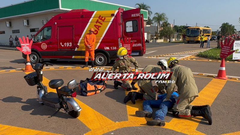 Ato Cívico do Dia Nacional do Trânsito foi realizado nesta sexta-feira, em Rolim de Moura Ato Cívico do Dia Nacional do Trânsito foi realizado nesta sexta-feira, em Rolim de Moura